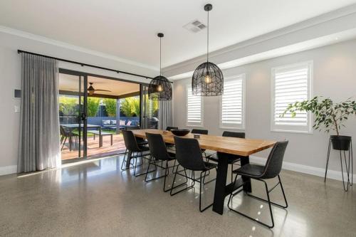 Kawana Retreat - modern Dunsborough holiday haven.