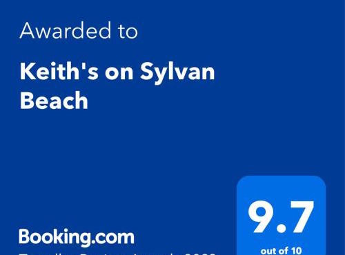 Keith's on Sylvan Beach, 1 of the 3 most popular units on Bribie in Bellara