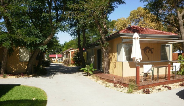 Kickback Cottages