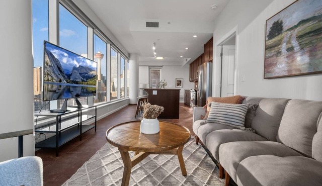 King Bed | Cgy Tower Views | Mins to Saddledome in Calgary