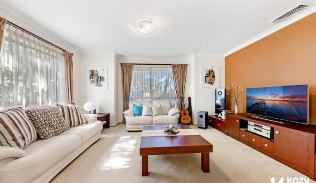 KozyGuru | Westleigh | 4 bed room | Free parking