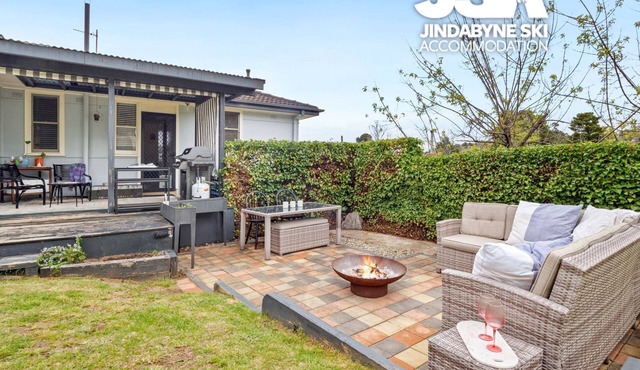 Kumquat Cottage pet friendly home with spacious backyard.