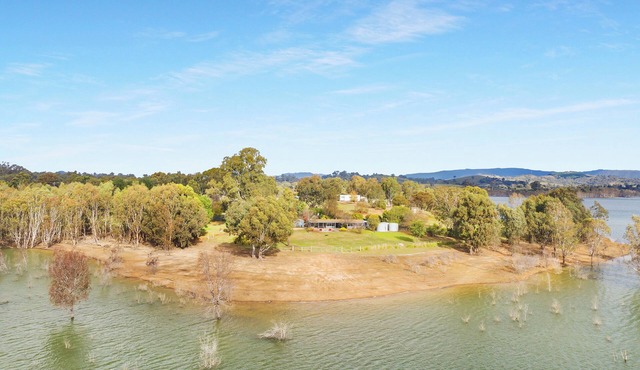 Lake Lodge - Mansfield Waterfront