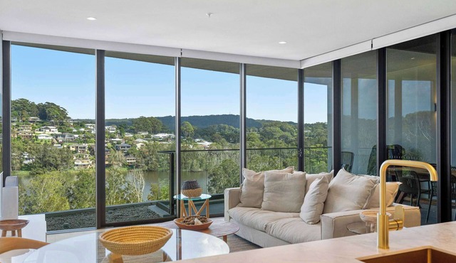 Lake Views. Avoca Beach. Boutique Apartment in Avoca Beach