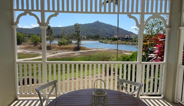 Lakeside Central Apartment