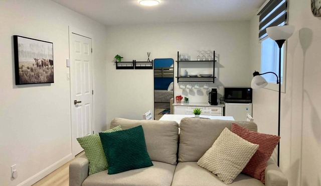 Large, modern and comfortable private room in Rimouski