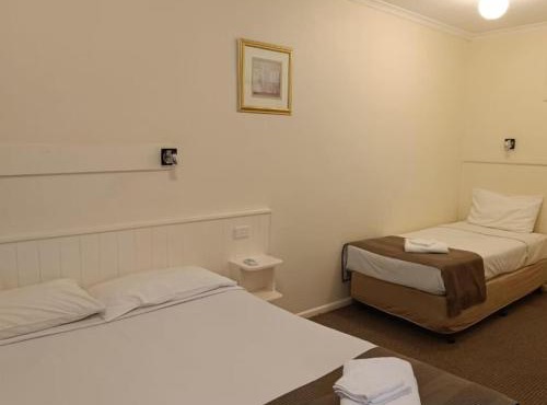 Lazy River Motor Inn