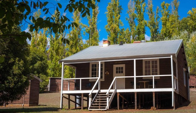 Lewana Cottages