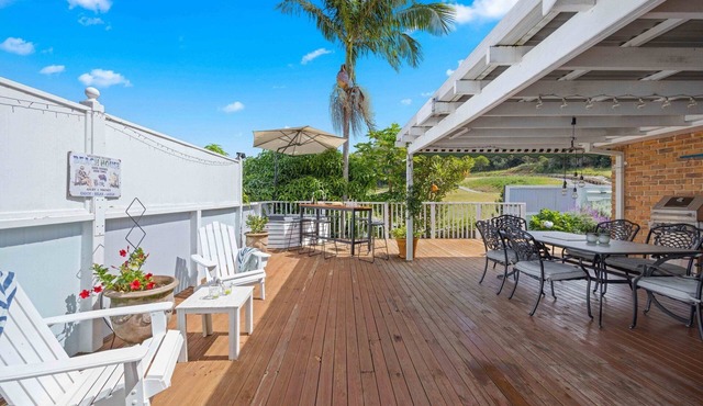 Lighthouse Vaccay, family beach house pool