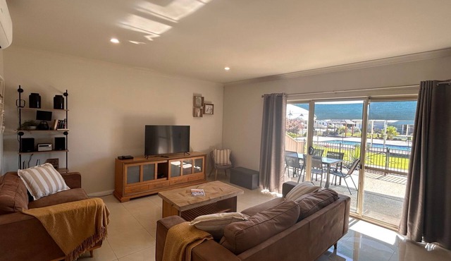 Little Bay - Unit 49 Seafront Estate