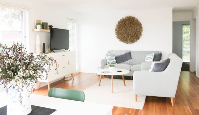 Lochview - 3 bedroom, pet friendly home with great views! 2+ nights