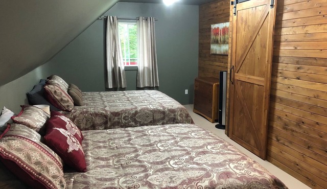 Log chalet at only 75 minutes from Ottaw in Otter Lake