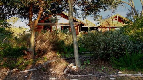 Long Beach Eco - Lodge Is The Perfect Property For Nature Lovers, With An Abundance Of Wildlife Birds, Kangaroos and Emus, As Well As Bush and Sea Views