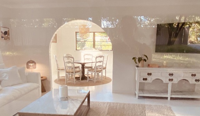 Lux Beachside House - 1 minute to beach!