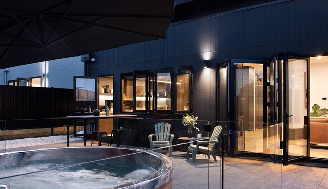 Lux on Max- stunning design, amazing views