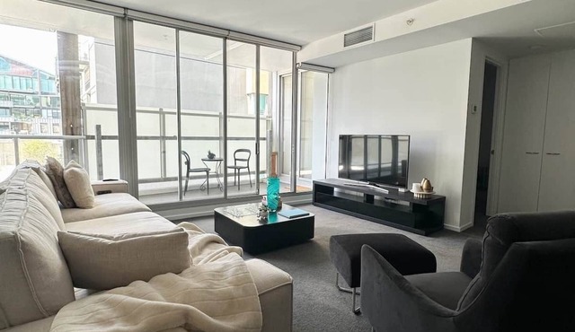 Luxe Port Melbourne Retreat | 1 Bed, 2 Bath + Pool