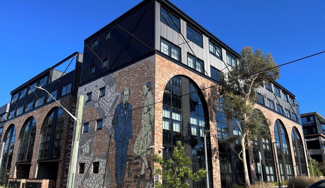Luxurious 2 Bed 2 Bath Woolstore apartment (aka Kingston Tavern)