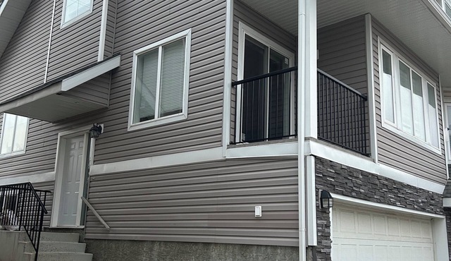 Luxurious 3 Bedroom/WiFI & Garage -Sleeps 6 Ideal for families/groups stays, in Edmonton
