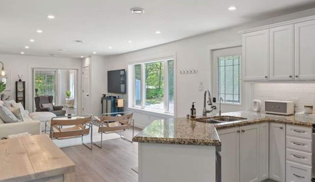Luxurious cozy getaway in the heart of Muskoka! in Gravenhurst