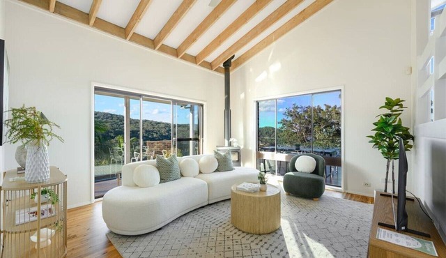 Luxury 6BR | Pool, Views & Designer Home in Tascott