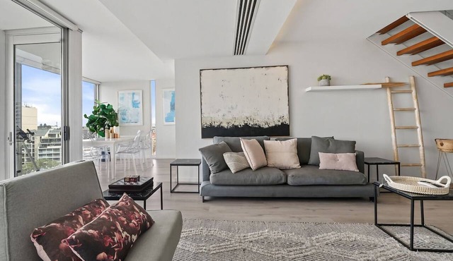 Luxury Sydney Residence | Pool, Gym & City Views