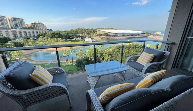 Luxury Waterfront Stay 1bdr (breathtaking Views)