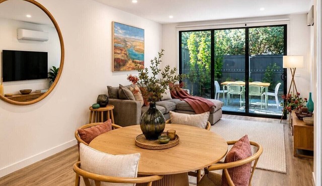 Macauley Central | CBD | Walkable