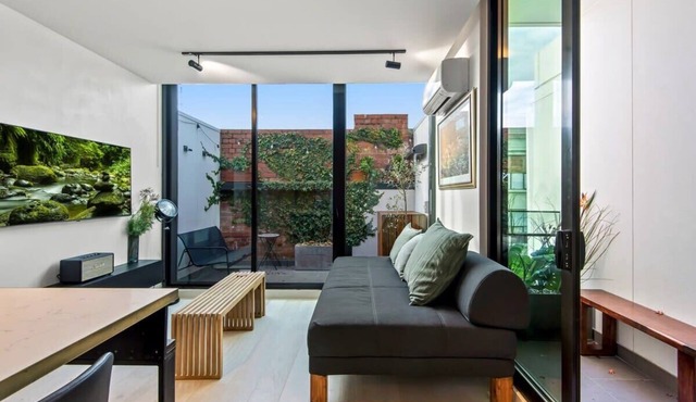 MadeComfy Inner City Designer 2-Bed Apartment