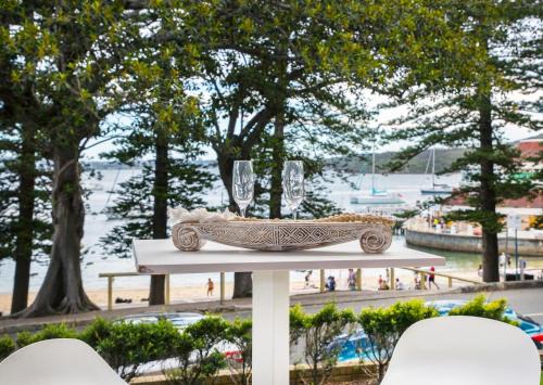 Manly Beachfront Stays - 3 Bedroom Beachfront with Garden - Walking Distance To Everything