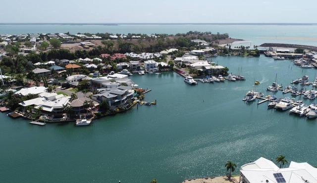 Marina Views Apartment Cullen Bay