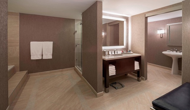 Marriott Downtown at CF Toronto Eaton Centre in Toronto
