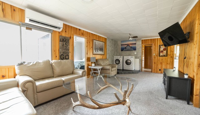 Matlock Dunnotar Area Pet Friendly 3 Bed Cottage Across the Road From the Lake in Matlock