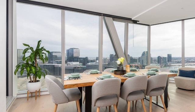 MEL WSP irresistible 3br2ba Apt Parking Pool GYM in Melbourne