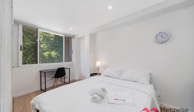 MetaWise BnB Stylish Studio Rushcutters Room 1