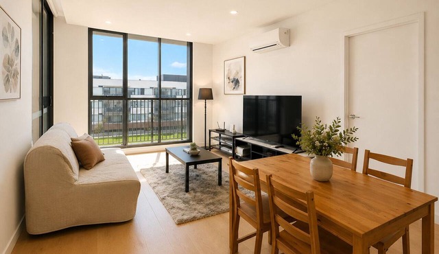 Modern 2BR2BA Apt in Clayton South Parking WIFI in Clayton south
