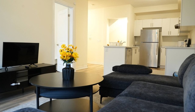 Modern 3BR/2.5 Bath House Minutes to Niagara Falls in Hamilton