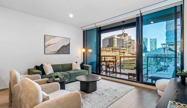 Modern 3BR | River & Park Views | Walk to Crown in Docklands