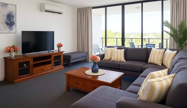 Modern CBD Apartment in Townsville with Pool, Parking and Stadium Views