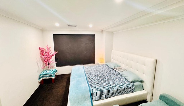 Modern King Suite on Swan Valley Doorstep