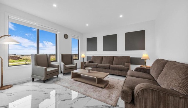 Modern Sunbury Home Mins to Rupertswood
