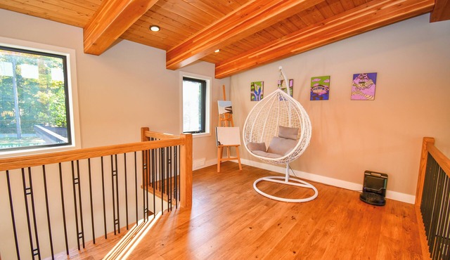 Modern Waterfront Cottage Retreat: Everything You Need, Right on the Water in Washago