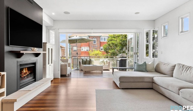 Moments to Manly Beach – 4 Bedroom Retreat