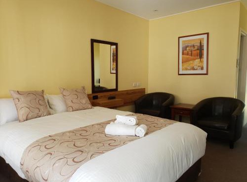 Moon River Motor Inn