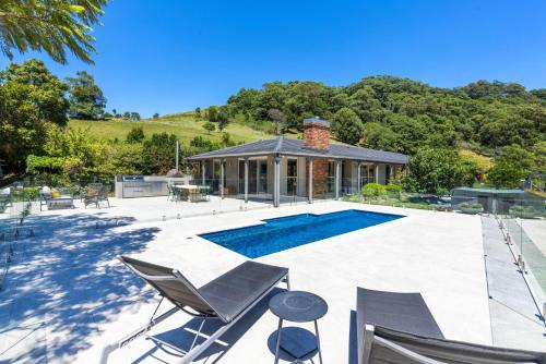 Moonraker - Fireplace with Swimming Pool