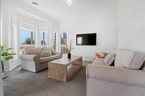 Mountain Vista Retreat - Comfort Meets Style