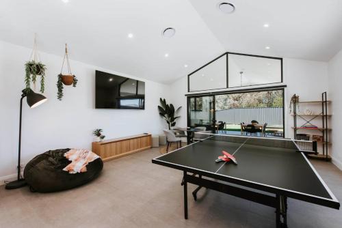 Mudgee House - Grand Serenity for Gather & Play