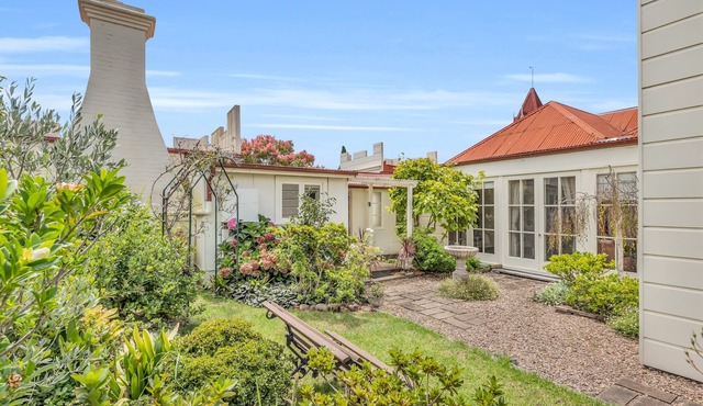Munns Tower House- In the Heart of Merimbula