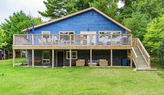 Muskoka Riverside Retreat on the Indian River in the heart of Port Carling in Port Carling