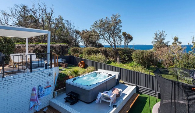 Myth On Mollymook Mountain - Bannister Pt - Spa & Games Room in Mollymook Beach