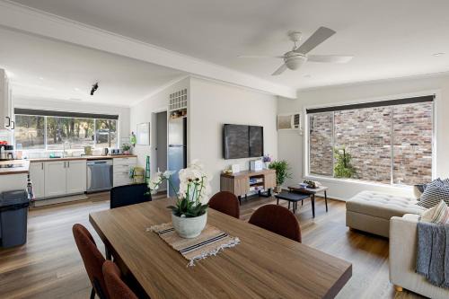Nanda Lake House
